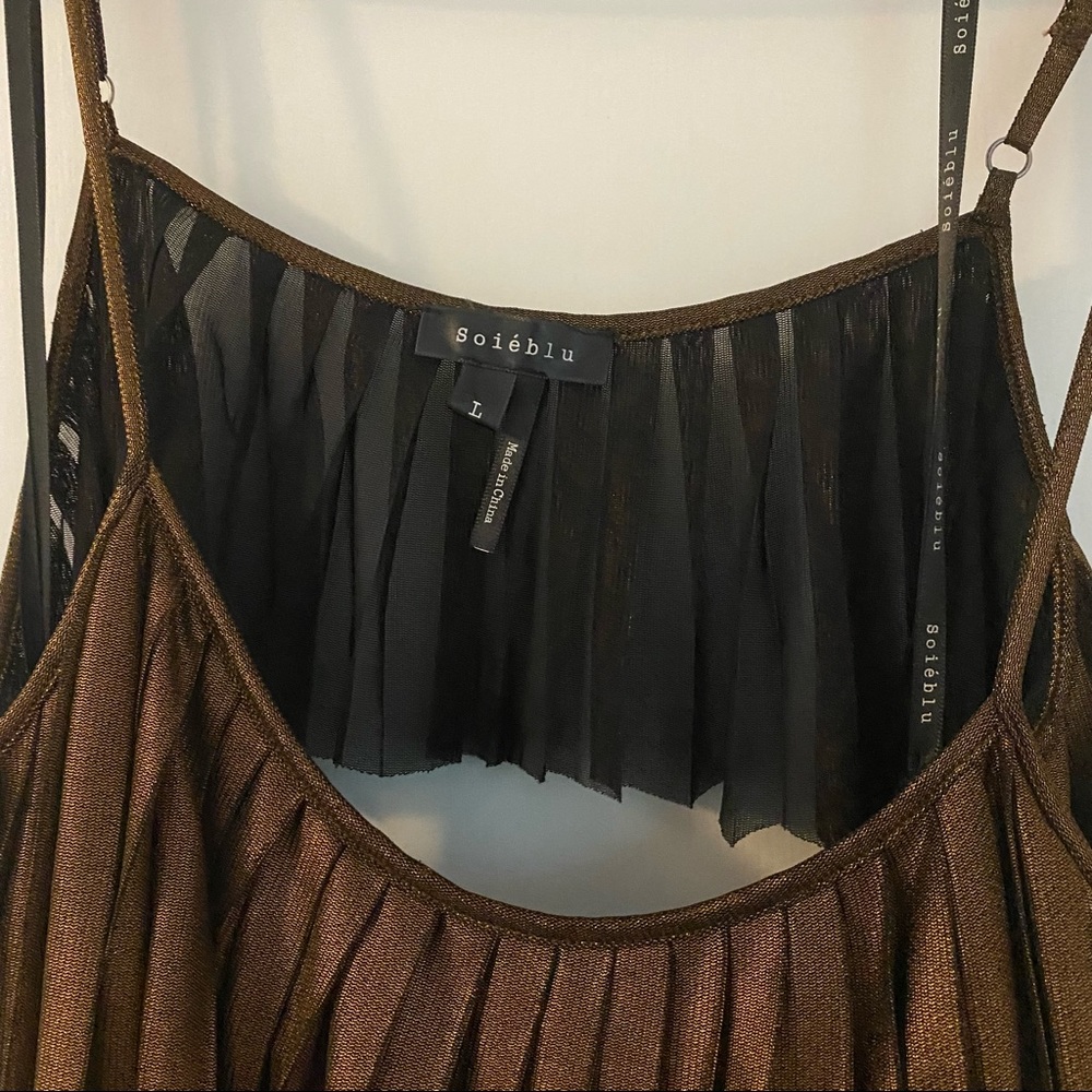 Bronce pleated maxi dress - Picture 6 of 9